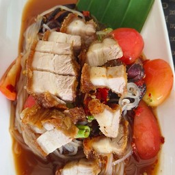 ตำเส้นเล็ก หมูกรอบ