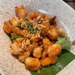 กุ้งคั่วพริกขี้หนูสวนกระเทียมเจียว