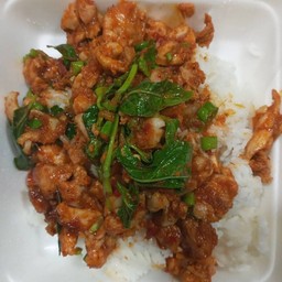 ผัดพริกแกงหมู