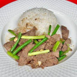 ข้าวดอกหอมผัดตับหมู