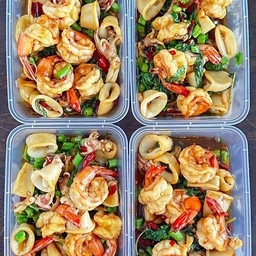 ผัดกระเพราทะเล(กับข้าว)