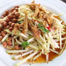 [ส้มตำเจ้เก๋ครกแตกซีฟู้ด] ยำมะม่วงปลากรอบ