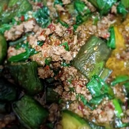 ผัดกระเพรามะเขือยาว