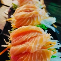 แซลม่อนซาซิมิ