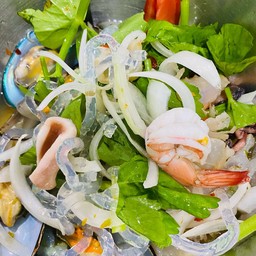 ยำเส้นแก้วทะเล