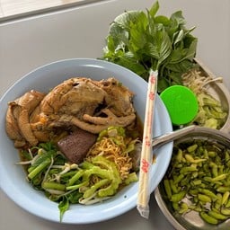 ก๋วยเตี๋ยวซี่โครงไก่มะระเส้นมาม่า