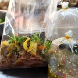 สมคิด ไก่ต้ม เป็ดพะโล้ น้ำจิ้มรสเด็ด(เจ้าเก่าเจ้าเดียวในตลาดสระแก้ว)