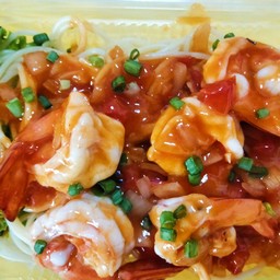 สปาเก็ตตี้ผัดซอสมะเขือเทศกุ้ง