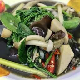 [ส้มตำเจ้เก๋ครกแตกซีฟู้ด] แกงเห็ด