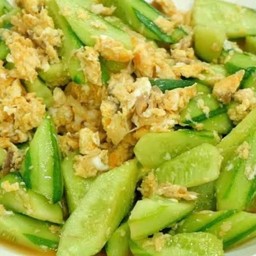 ผัดแตงราดข้าว