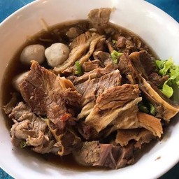 เกาเหลาเนื้อรวมใส่เครื่องใน