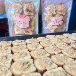 ขนมปังกรอบหมูหยองมายองเนส