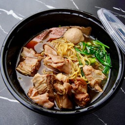 บะหมี่หมูตุ๋น