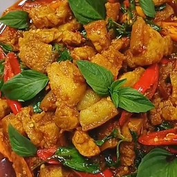 ผัดพริกเผาใส่พริกแกงใต้ -หมูสามชั้น