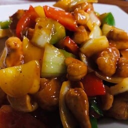 ผัดเม็ดมะม่วง