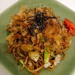 ผัดบะหมี่ญี่ปุ่นใส่หมู