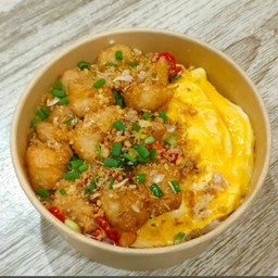 ข้าวไข่ข้นไก่ทอดคั่วพริกเกลือ