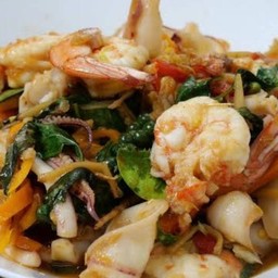 ผัดฉ่าราดข้าว