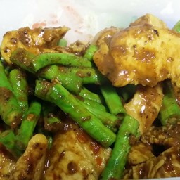 ผัดพริกแกงใต้ (เลือกเนื้อสัตว์ได้)