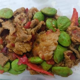 ข้าวเนื้อผัดพริกแกงใต้สะตอ