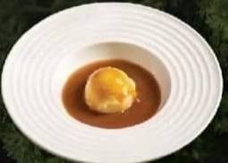 มันบดราดซอสเนื้อ