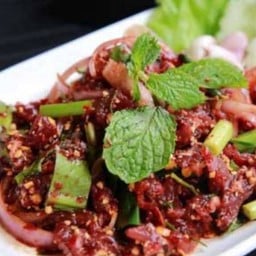 ก้อยเนื้อดิบ