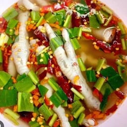 ต้มแซ่บตีนไก่