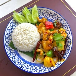 ข้าวไก่ผัดเม็ดมะม่วง