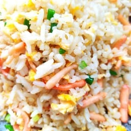 ข้าวผัดก้ามกุ้งแม่น้ำ