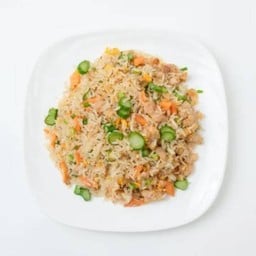 ข้าวผัด ปลาเค็มและไก่หั่นเต๋า (S)