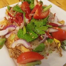 ยำวุ้นเส้นทะเล