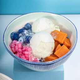 ไอศรีมกะทิรวมมิตรใส่ท้อปปิ้ง1-3อย่าง
