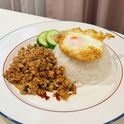 กะเพราหมูราดข้าว (ให้พี่ไรเดอร์)