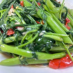 ผัดผักบุ้งไฟแดง