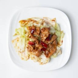 หมูสามชั้นผัดกะหล่ำปลีใส่พริกแห้ง (L)