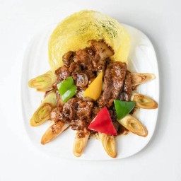 เนื้อ ออสเตรเลียสไลซ์ผัดต้นหอมญี่ปุ่นซอสพริกไทยดำ (S)