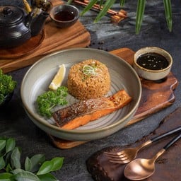 ข้าวหน้าสเต็กแซลมอน