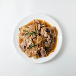 เส้นใหญ่ราดหน้าเนื้อ (S) ( ราดหน้า )