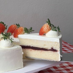 Strawberry  cake
