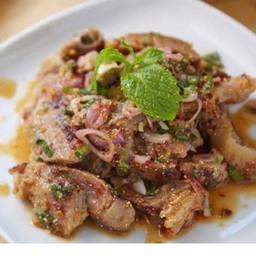 หมูน้ำตก
