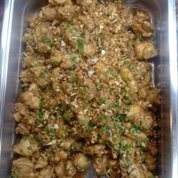 ไก่กระเทียม