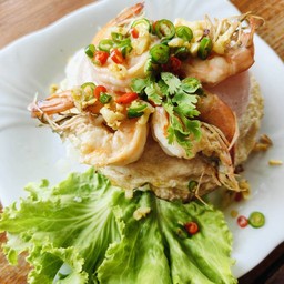 ข้าวไข่ดาวกุ้งกระเทียม
