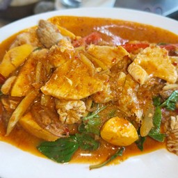 ไข่อ่อนผัดเผ็ด