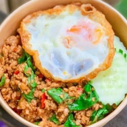 ข้าวกระเพราไก่สับ+ไข่ดาว