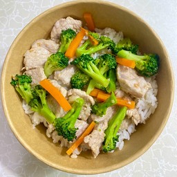 ข้าวราดผัดบล็อคโคลี่หมู