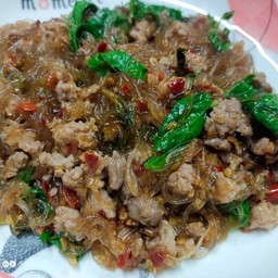 กะเพราวุ้นเส้นอย่างเดียว