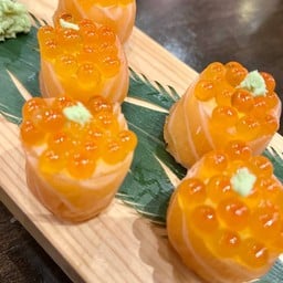 Ikura Salmon Roll set