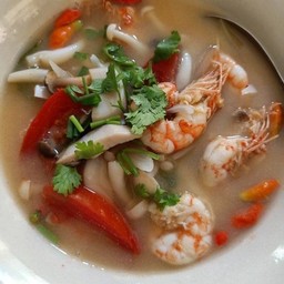 ต้มยำทะเลรวม น้ำใส