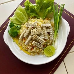 ข้าวผัดหมูยอ
