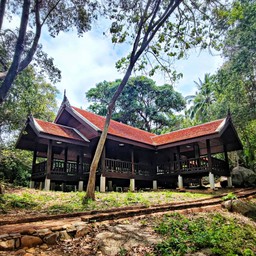 พลับพลา​ที่​ประทับ​